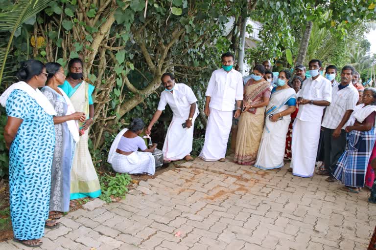 പത്തനംതിട്ട  വളവനാരി  കുടിവെള്ളം  പത്തനംതിട്ട- ആലപ്പുഴ ജില്ല  തിരുവല്ല പെരിങ്ങര  മാനാകേരി  കുടിവെള്ള പ്രശ്‌നം  സാം ഈപ്പൻ  Valavanari colony  drinking water crisis  pathanam thitta  alappuzha  pathanamthitta  manakeri