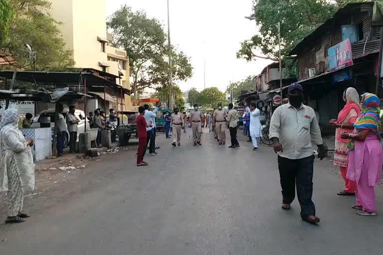 the people greeted policemen with flowers in ahmedabad gujarat