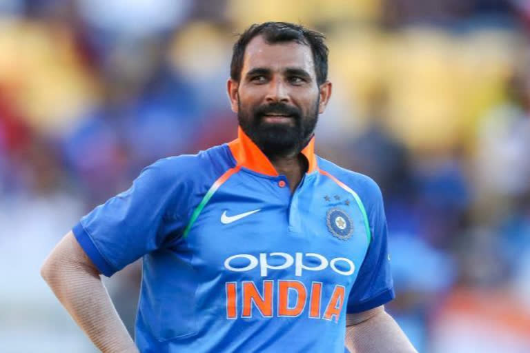 India cricketer Mohammad Shami helps poor by distributing masks