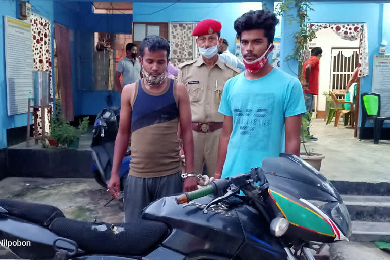 two bike thief arrested at Dhalpur