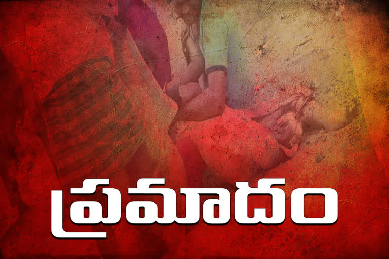 road-accident-at-illandhu-warangal-rural-district