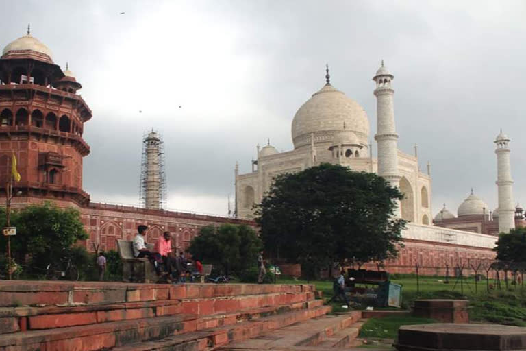 Agra mayor leads chorus to demand reopening of Taj Mahal