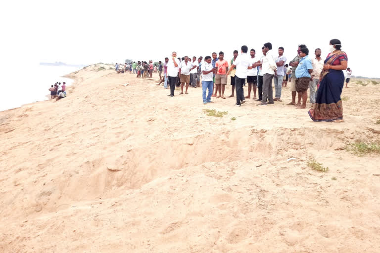 Two youngers died in godavari river at east godavari district
