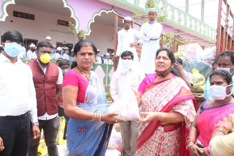 Minister Sathyavathi Distributes Groceries