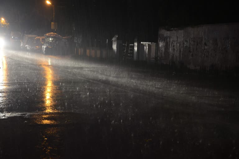 Weather update in Dungarpur, Heavy rain in Dungarpur