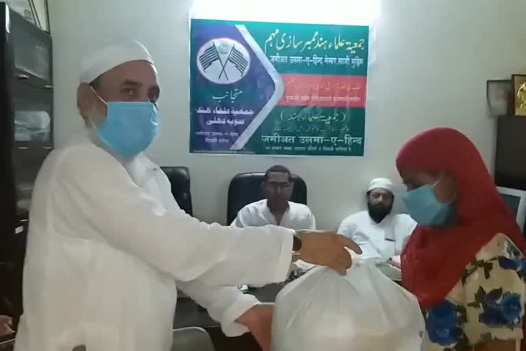 jamiat ulma-e- hind distribute ration kit to needy families