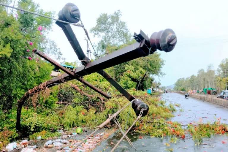 গত 100 বছরে এমন শক্তিশালী ঘূর্ণিঝড় আছড়ে পড়েনি মুম্বইয়ে ৷