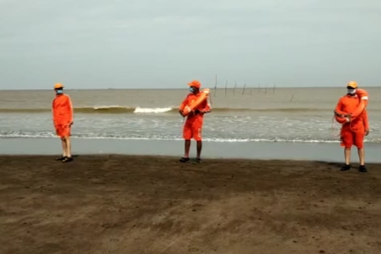 NDRF team at Suwali beach in Surat