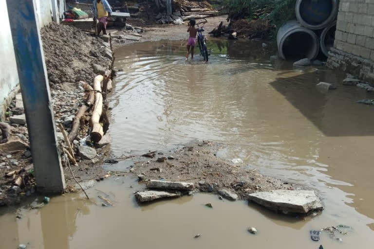 Problem of Drainage system begins in Yadagiri before the start of rainy season