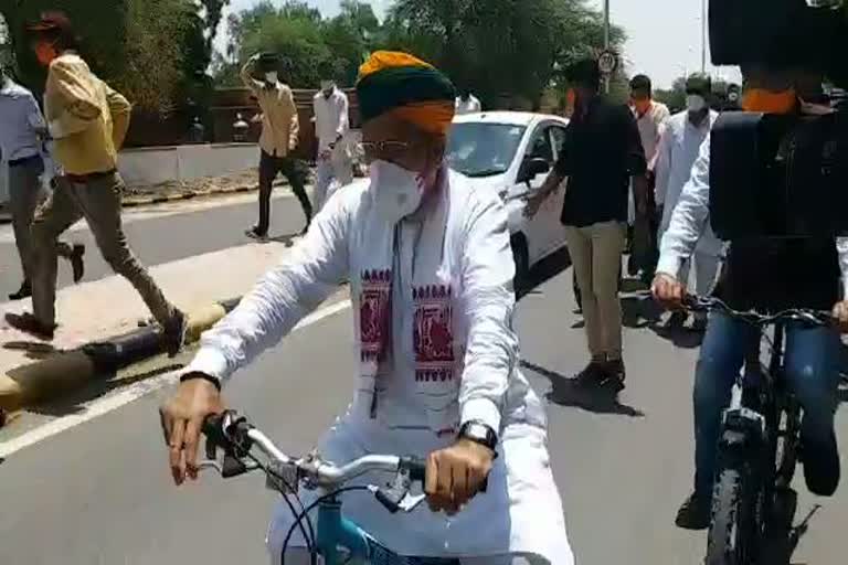 Arjun ram Meghwal rode cycle, World Cycle Day