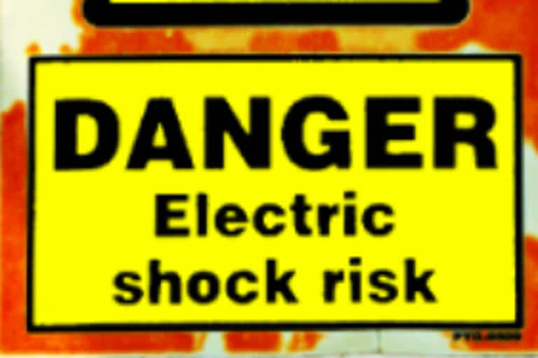 Two young men die of electrocution