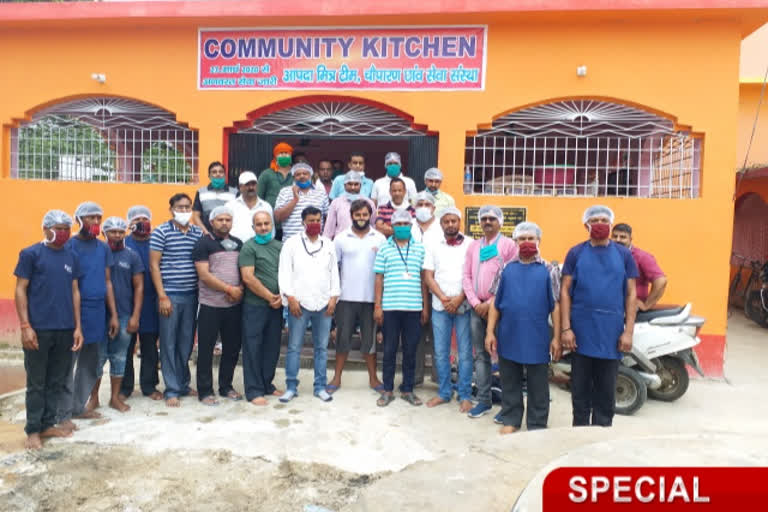 relief team working in hazaribag, हजारीबाग आपदा मित्र