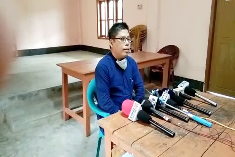 Pressmeet of former mla samarjit haflongbar at dima hasao assam etv bharat news