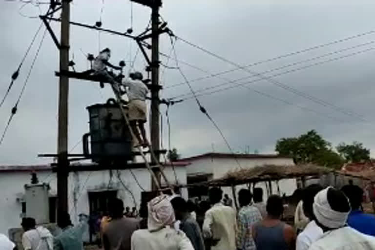 One person sustains injuries after switching on street lights in Adilabad