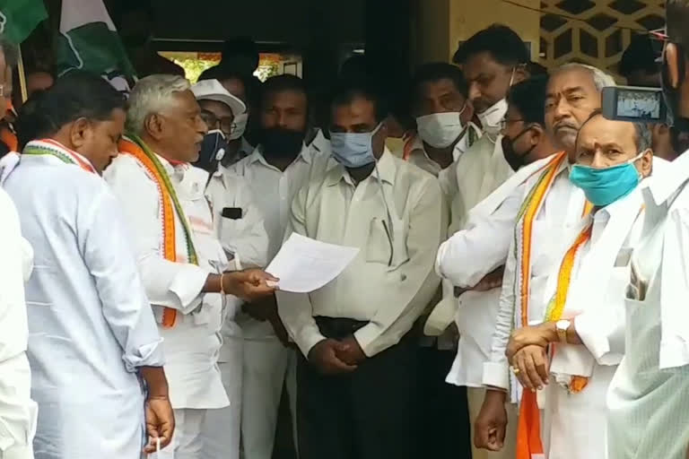 congress party protest for the release funds to kakatiya link canal in jagityala