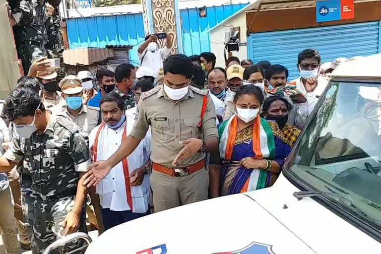 congress-party-leader-nirmala-jayaprakash reddy-arrest in sangareddy