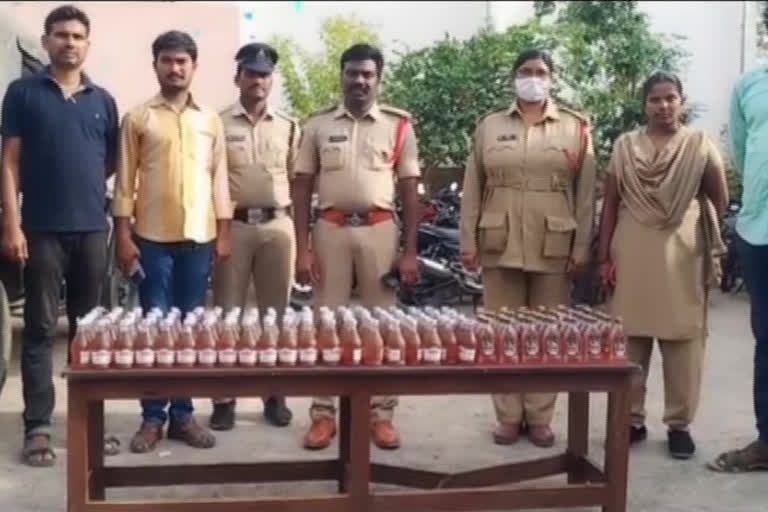 186 bottles of illicit liquor seized in Jonnalagadda chekpost in krishna district