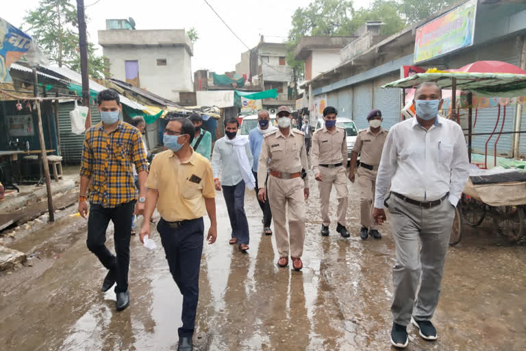 Administrative officials took out the foot march in tendukhera city of narsinghpur