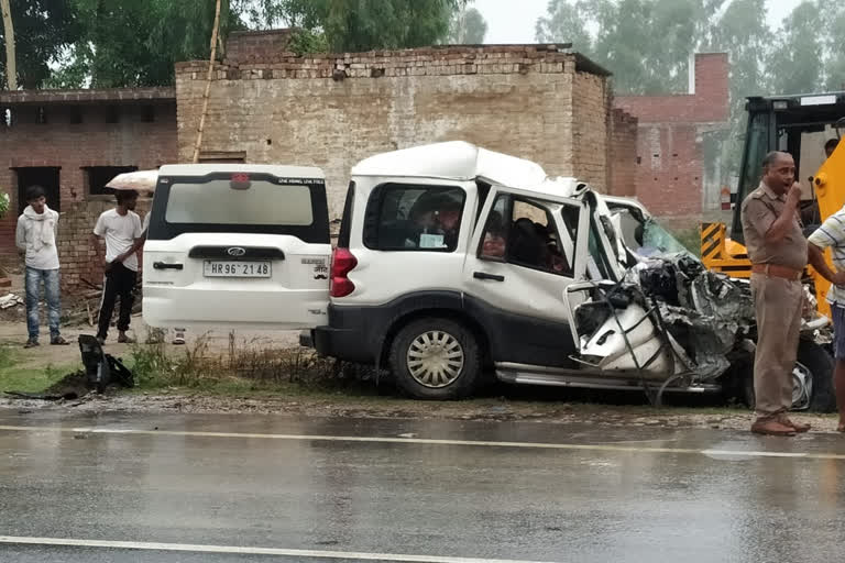 9 died in collision of scorpio with truck in pratapgarh, uttar pradesh