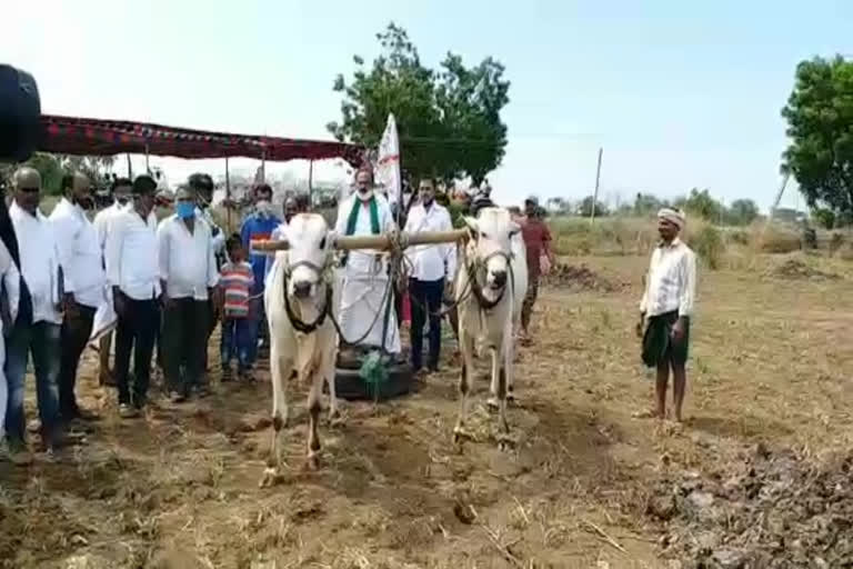 Eruvaka program launched by Janasena party leader bona boina Srinivas Yadav at koppuravuru in guntur district