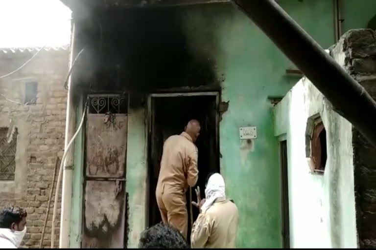 house caught fire while cooking in narela pocket 11