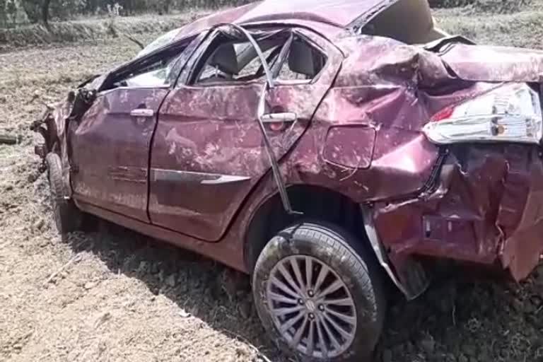Road accident in Mahasamund Pithora