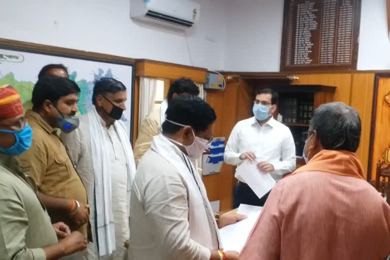 BJP submits memorandum, water and electricity crisis, चूरू न्यूज़