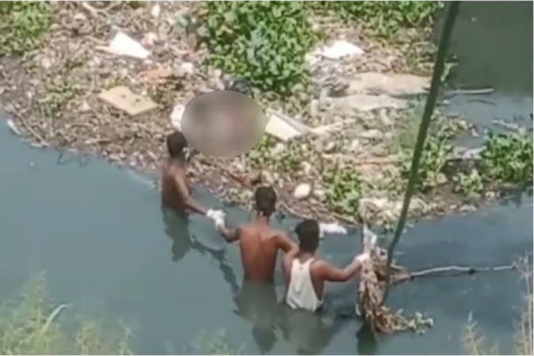 Deadbody was found in a drain in Mukherjee Nagar police station,Delhi