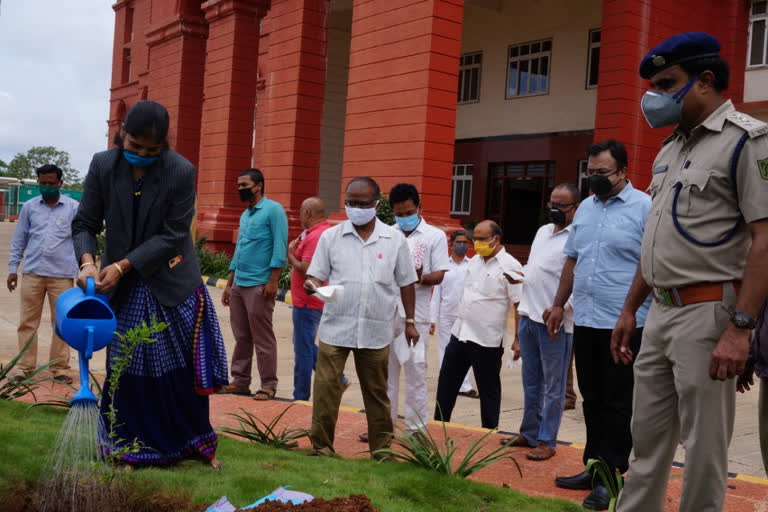 Eco Day celebration, pledge acceptance at Hubli New Court Complex