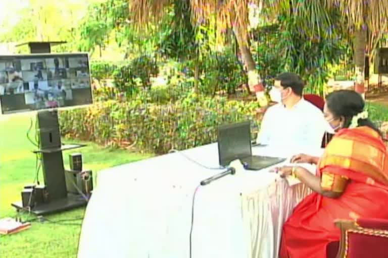 governor Tamilisai Soundararajan video conference with jntu