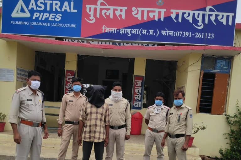 Jhabua police arrested two criminals worth 12 thousand