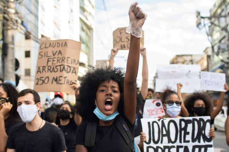 Brazil protests  racial violence  Rio de Janeiro  ബ്രസീലിൽ പ്രതിഷേധം  വംശീയ അതിക്രമങ്ങൾ  റിയോ ഡി ജനീറോ