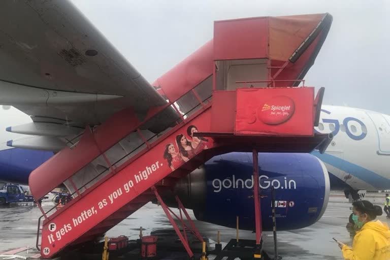 An IndiGo aircraft was hit by a ladder of SpiceJet at Mumbai Airport due to strong wind