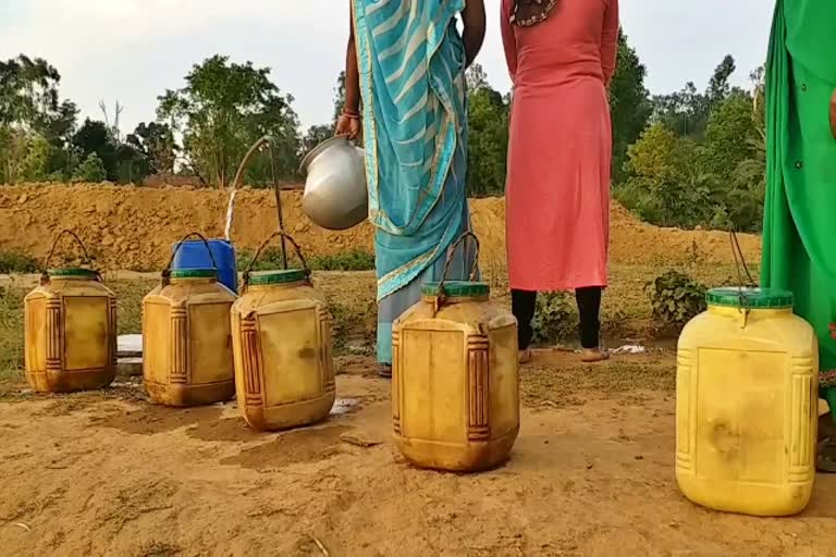 in Surajpur, secl dependent village panchayat govindpur, people are suffering for water