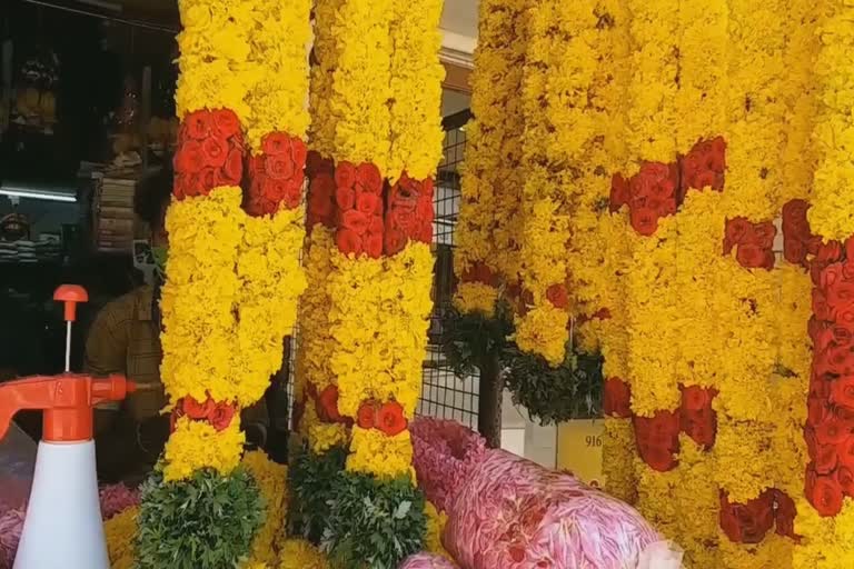 kaanjirankulam  flowershop  crisis  Lockdown  covid-19  ലോക്ക് ഡൗണ്‍  കാഞ്ഞിരംകുളം  പൂക്കടകള്‍ പ്രതിസന്ധിയില്‍  കൊവിഡ്-19  കൊച്ചു തോവാള