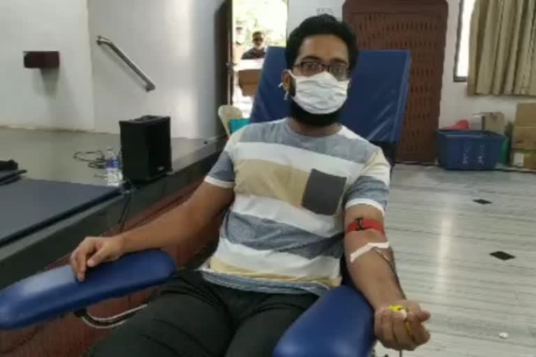 maharashtra  police  Blood donation in mumbai