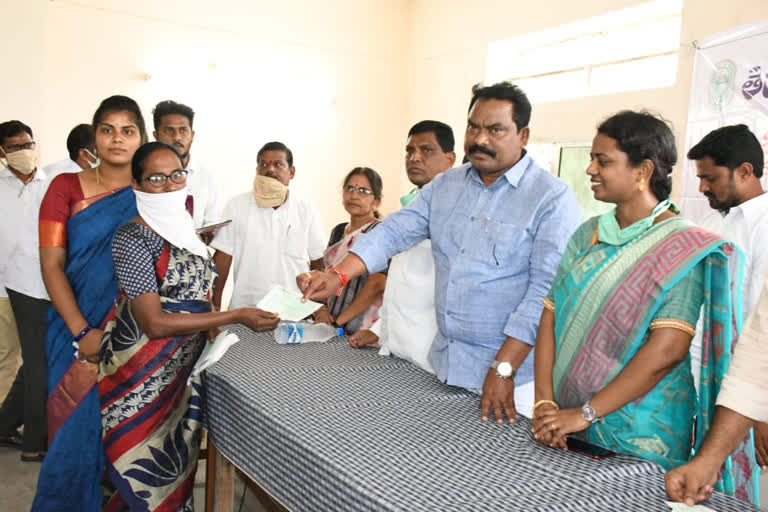 The Kalyana Lakshmi scheme checks were distributed to beneficiaries in Boyapalli