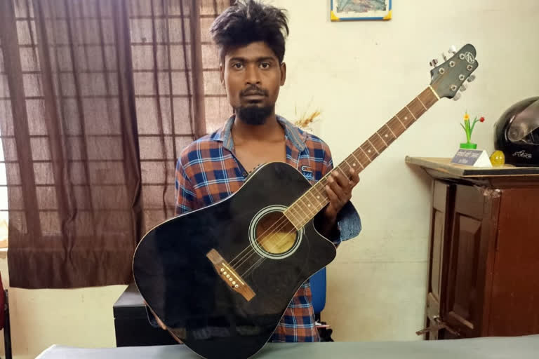 Jagdalpur Kotwali police arrested a thief and seized stolen goods