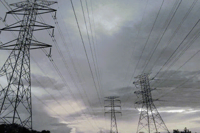 Discoms' debt to hit Rs 4.5 lakh cr by FY21: CRISIL  business news  CRISIL  Discoms  ഡിസ്‌കോമുകള്‍  ക്രിസല്‍ ഏജന്‍സി