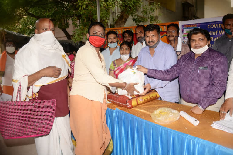 mla muta gopal distribute groceries to poor bhrahmins in musheerabad