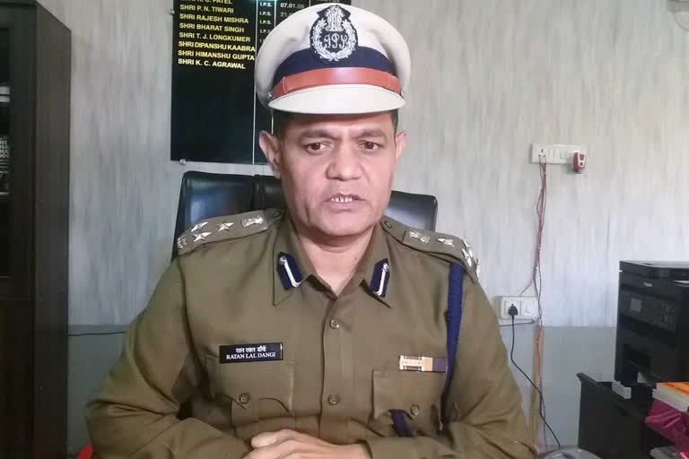 Sarguja IG Ratan Lal Dangi promotes 16 head constables to ASI post