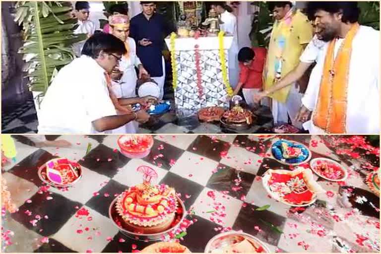 ठाकुर जी का नाव मनोरथ, devotees worshiped Thakur Ji