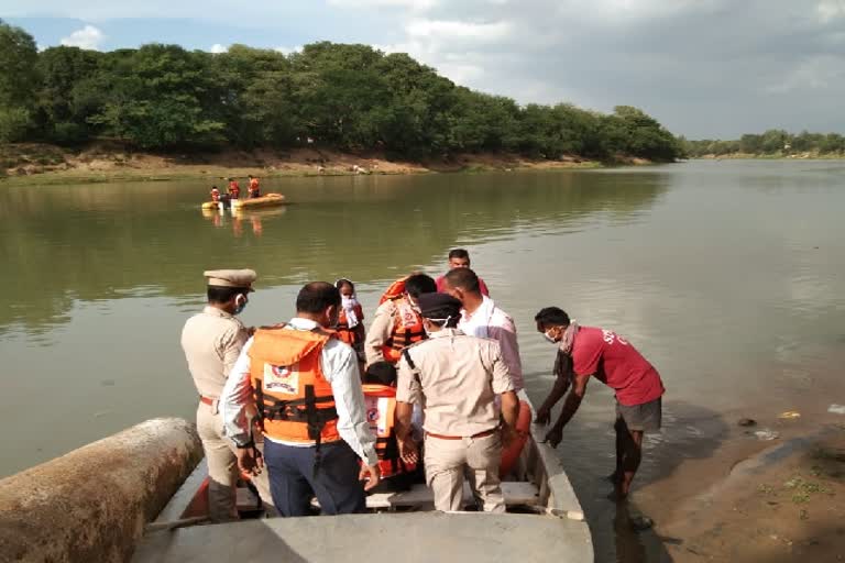 Preparation to deal with rain in Bastar