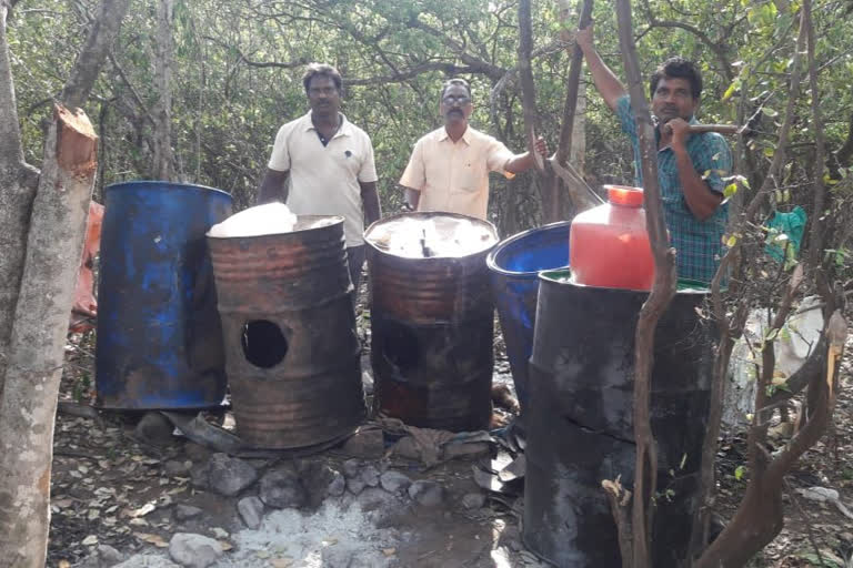 police raids on cheep liquor centers in prakasam dst giddaloor