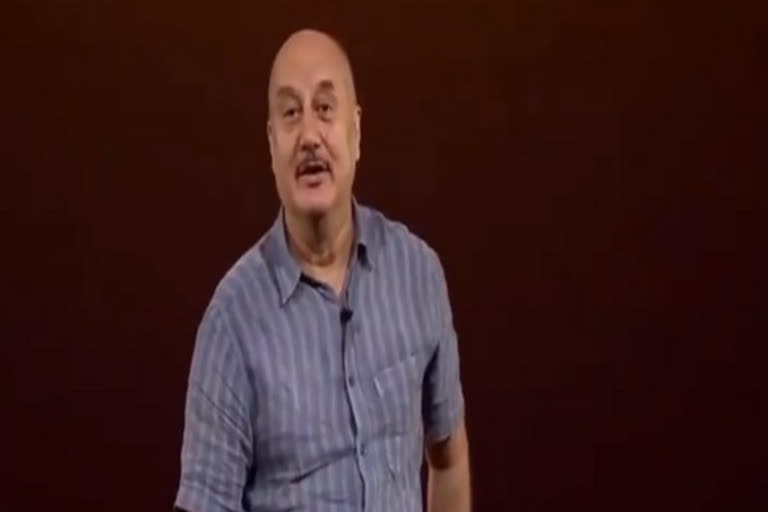 Anupam Kher streams autobiographical play, celebs, fans shower love