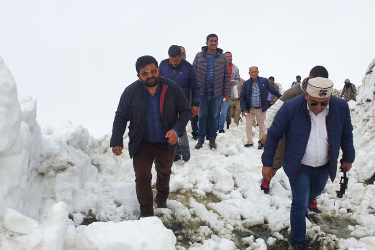 sach pass road in chamba