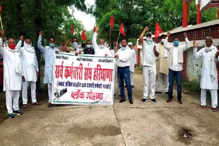 workers unions protest against sonali phogat in gohana