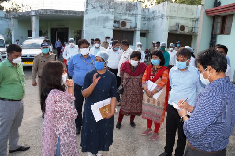 government-of-india-team-inspects-kovid-care-centers-in-nainital