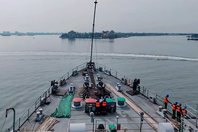 INS Airavat escorts merchant ship transporting 3,000 tonnes of food supplies in Somalia