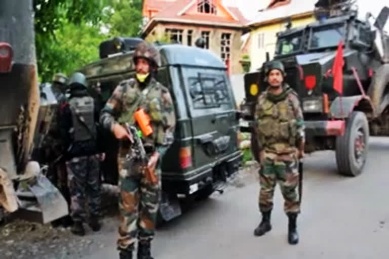 An encounter has started at Pinjora area of Shopian